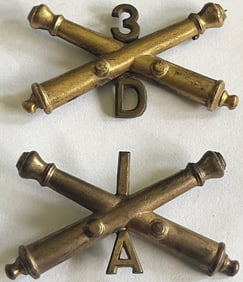 LOT OF 2 WWI BRASS ARTILLERY CAP INSIGNIA BADGES