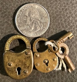 LOT OF 2 VINTAGE MINIATURE "EAGLE LOCK CO." LOCKS AND 2 KEYS