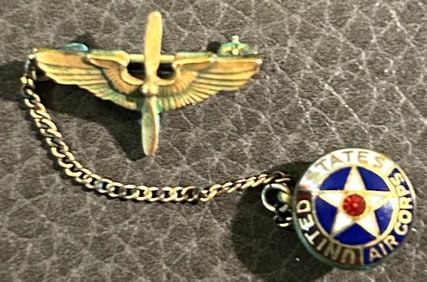 WWII UNITED STATES AIR CORPS WINGS & ENAMELED PIN