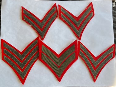 LOT OF 5 U.S. WWII RED AND GRAY CHEVRON PATCHES