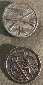 LOT OF 2 WWI ARMY COLLAR DISCS