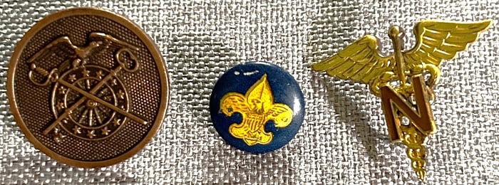 lOT OF 3 PIECES - WWI, WWII, MILITARY ITEMS & BOY SCOUT BUTTON
