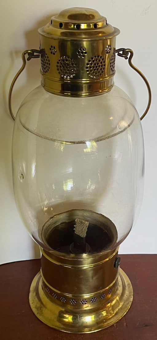 19TH C. BRASS OIL LANTERN W/ BAIL HANDLE (1 of 9)