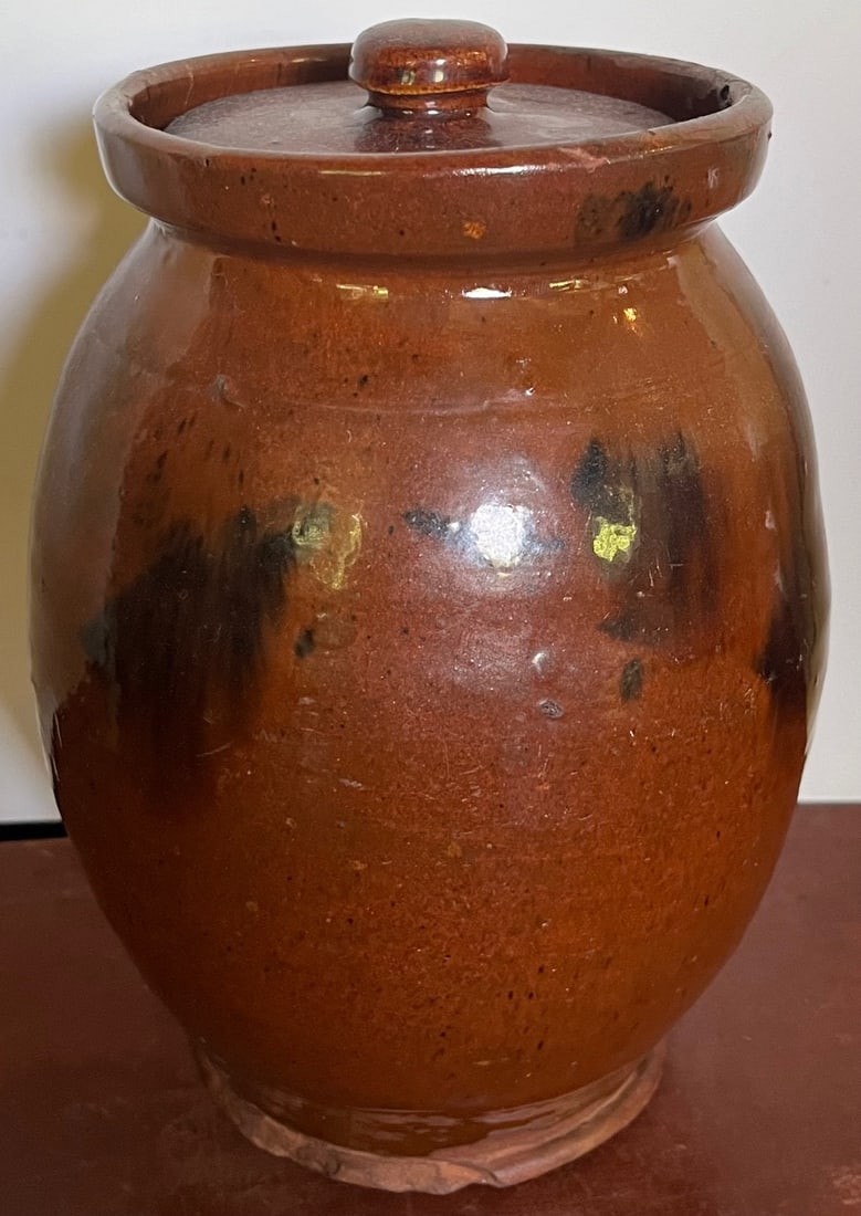 19TH C. AMERICAN REDWARE JAR W/ MANGANESE BLOTCHING & LID (1 of 11)