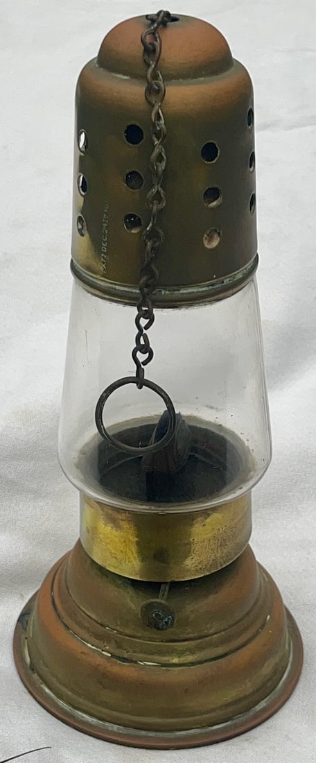 LARGE 19TH C. BRASS OIL SKATER'S LANTERN (1 of 10)