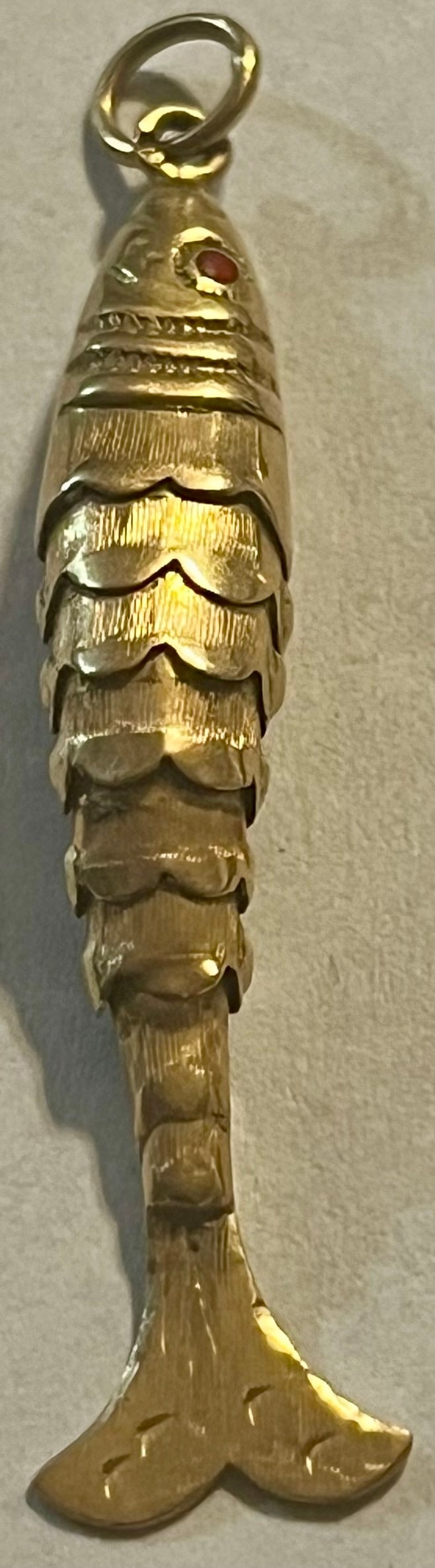 14K YELLOW GOLD ARTICULATED FISH PENDANT 2.15 GRAMS (1 of 6)