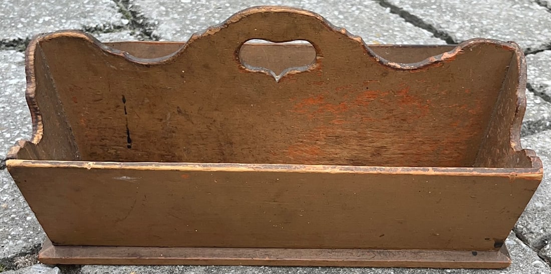 19TH C. KNIFE BOX / CUTLERY TRAY IN OLD PAINT - SHAPED ENDS AND CENTER DIVIDER (1 of 13)