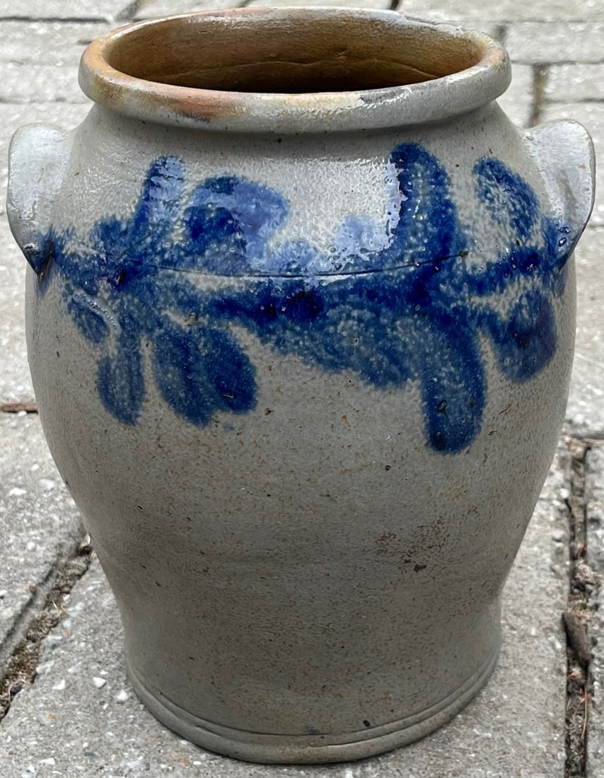 19TH C. BLUE DECORATED STONEWARE JAR (1 of 8)
