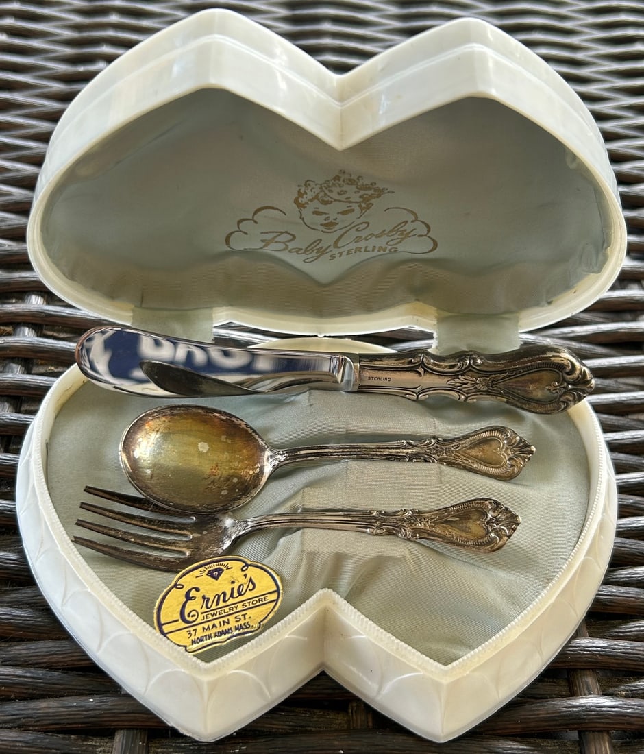 3 PIECE STERLING BABY FLATWARE SET IN ORIGINAL DOUBLE HEART BOX (1 of 9)