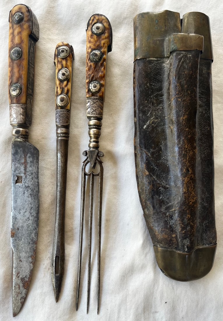 EARLY 19TH C. GERMAN HUNTING TROUSSE IN LEATHER SHEATH DATED 1819 (1 of 18)
