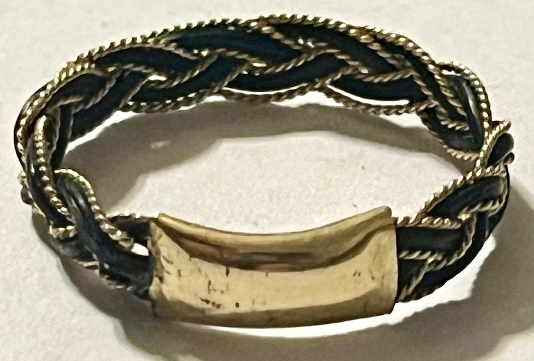 VINTAGE 14K YELLOW GOLD AND ELEPHANT HAIR BRAIDED RING (1 of 9)