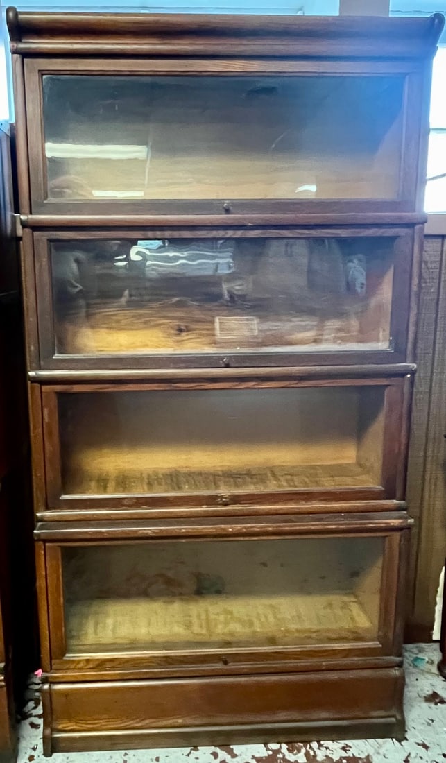 GLOBE-WERNICKE OAK 4 STACK LAWYER’S BOOKCASE – ORIGINAL SURFACE (1 of 3)