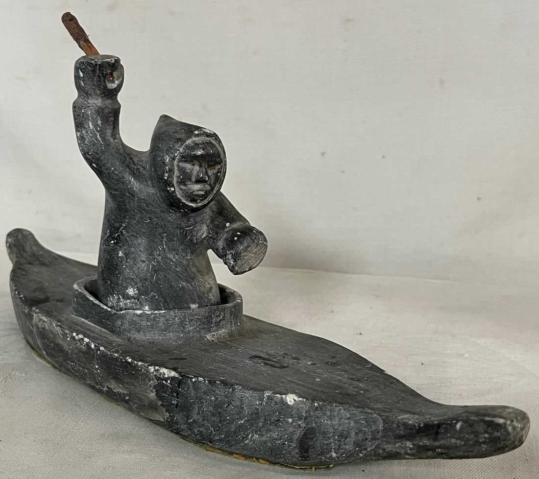 UNUSUAL VINTAGE CARVED STONE INUIT FIGURE IN CANOE (1 of 17)