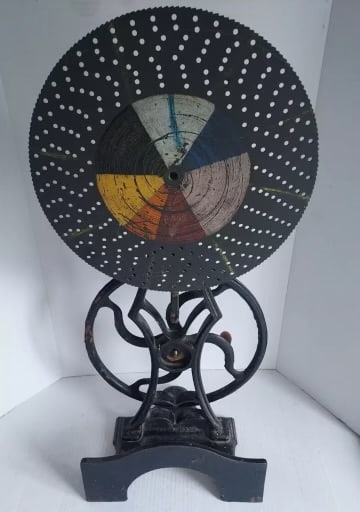 CAST IRON COLOUR DISC & SEEBECK SIREN BOSTON, MASS. (1 of 6)