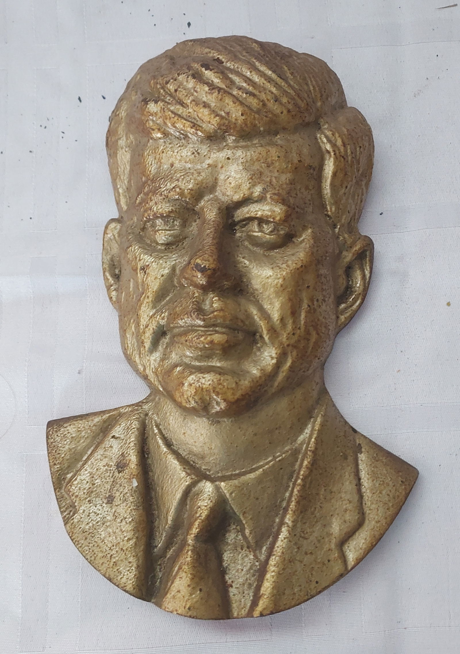 Cast iron John F Kennedy wall plaque (1 of 3)