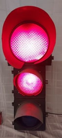 Vintage Traffic Light Converted to Plug In, Cycles Through The Lights