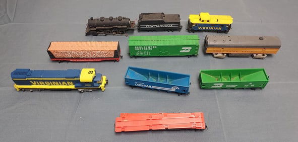 Vintage Tyco HO Scale Train Set with track, Transformer, un-tested