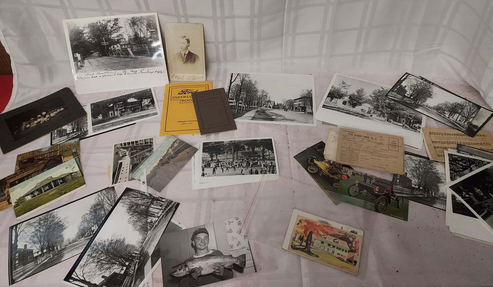 Grouping of Vintage and Antique Ephemera (1 of 13)