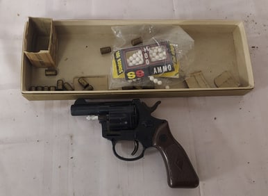 Vintage Revolver Blank Starter Pistol with Blanks