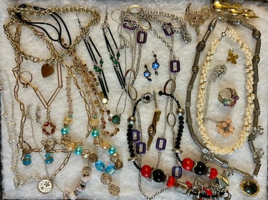Lot of Vintage Costume jewelry including Necklaces, Rings, Pendants, Brooches, etc.