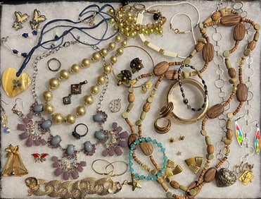 Lot of Vintage Costume jewelry including Necklaces, Earrings, Brooches, Bracelets, etc.