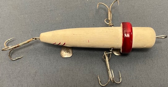 ANTIQUE WOODEN JIM DONALY RED FIN BAIT FISHING LURE, 3 TREBLE HOOKS