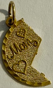 14K SOLID YELLOW GOLD MOM PENDANT / CHARM, 1 GRAM