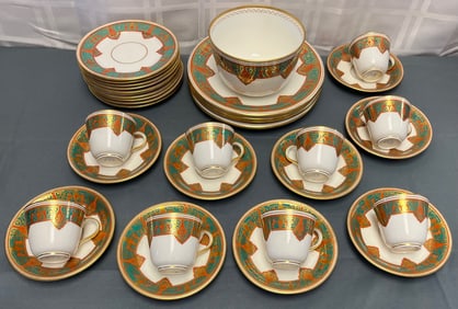 33 PIECE ANTIQUE DAVENPORT LONGPORT CHINA