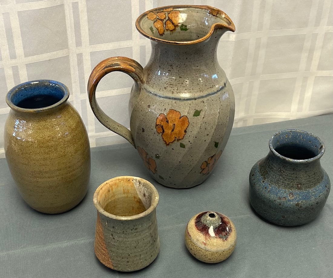 GROUP OF 5 VINTAGE STUDIO POTTERY PIECES (1 of 11)