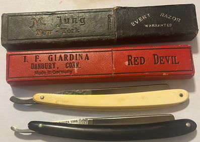 LOT OF 4 ANTIQUE STRAIGHT RAZORS INCLUDING RED DEVIL, 2 WITH ORIGINAL CASES