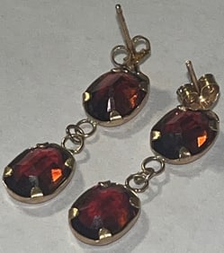 PAIR 14K YELLOW GOLD EARRINGS WITH GARNETS, 3 GRAMS
