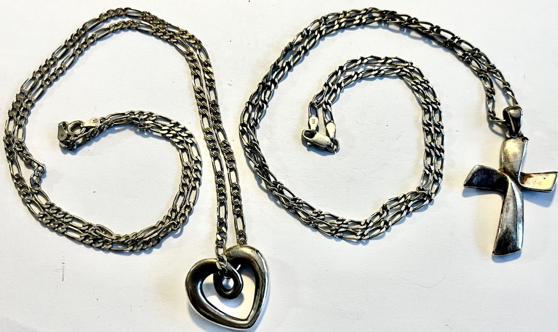 2 VINTAGE STERLING SILVER CHAINS WITH PENDANTS, HEART AND CROSS, 34 GRAMS (1 of 16)