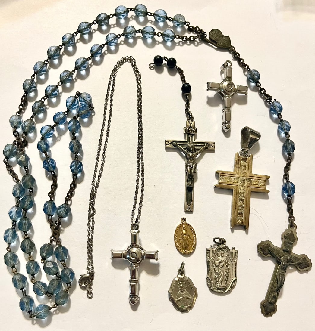 LOT OF RELIGIOUS JEWELRY INCLUDING STERLING SILVER (1 of 14)