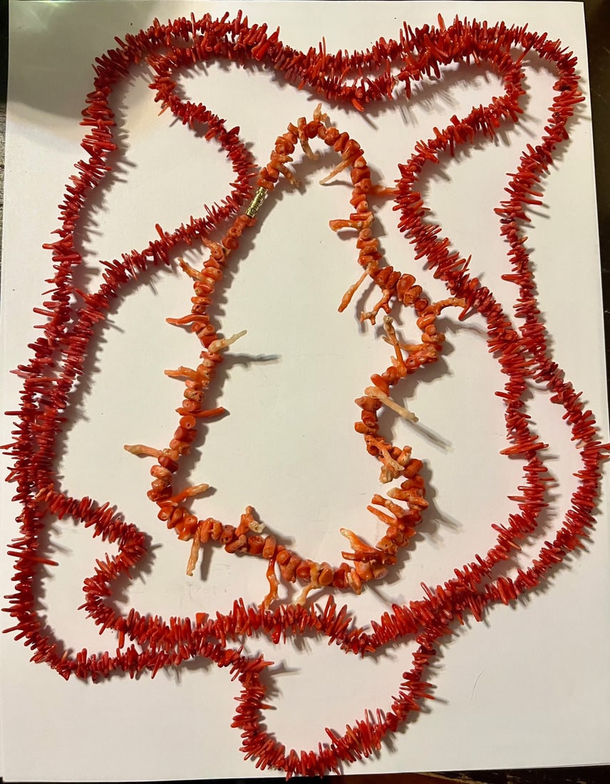 LOT OF 2 CORAL NECKLACES INCLUDING ONE OVER 60" LONG (1 of 7)