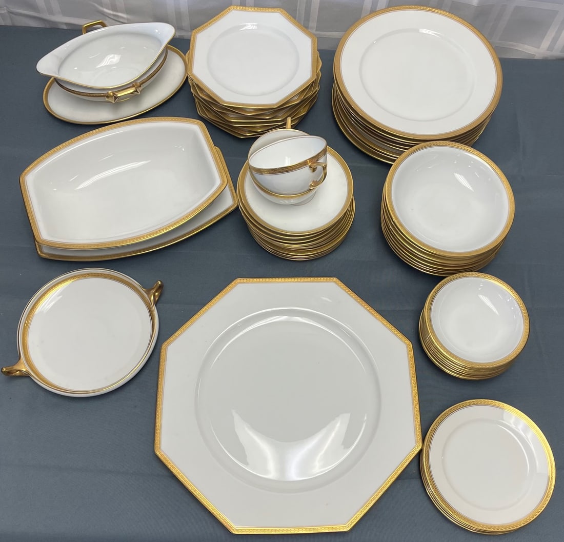 47 PIECE GOLD TRIMMED ROSENTHAL CHINA DINNERWARE (1 of 19)