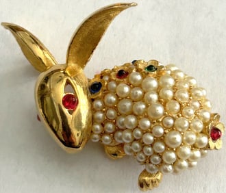 VINTAGE BOUCHER COSTUME JEWELRY BUNNY RABBIT BROOCH WITH STONES