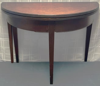 EARLY 19TH C. FEDERAL FLIP TOP GAME TABLE WITH SWING LEG SUPPORT