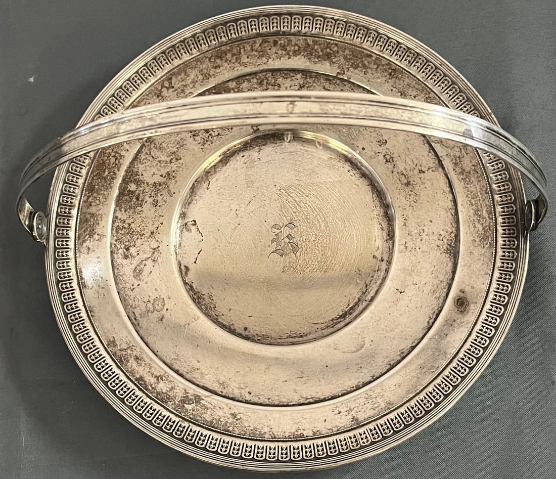 ROUND STERLING SILVER HANDLED SERVING TRAY, 10.8 OZS