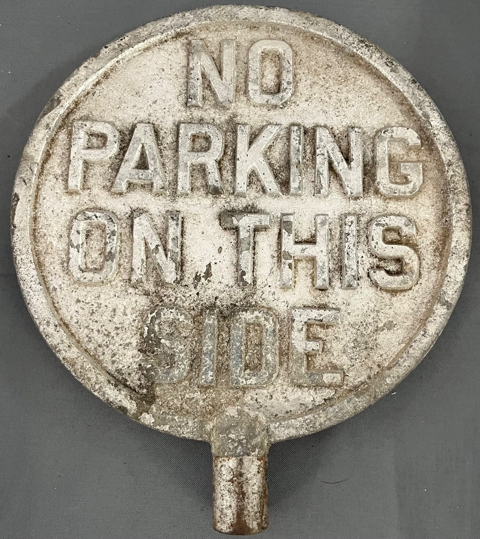 Vintage Cast Aluminum "No Parking On This Side" Sign Head, Lebanon Mfg. Co. NH: A classic piece of mid-century municipal signage, a vintage cast aluminum street sign head marked NO PARKING ON THIS SIDE, manufactured by Lebanon Mfg. Co., Inc. of Lebanon, New Hampshire, measures ap