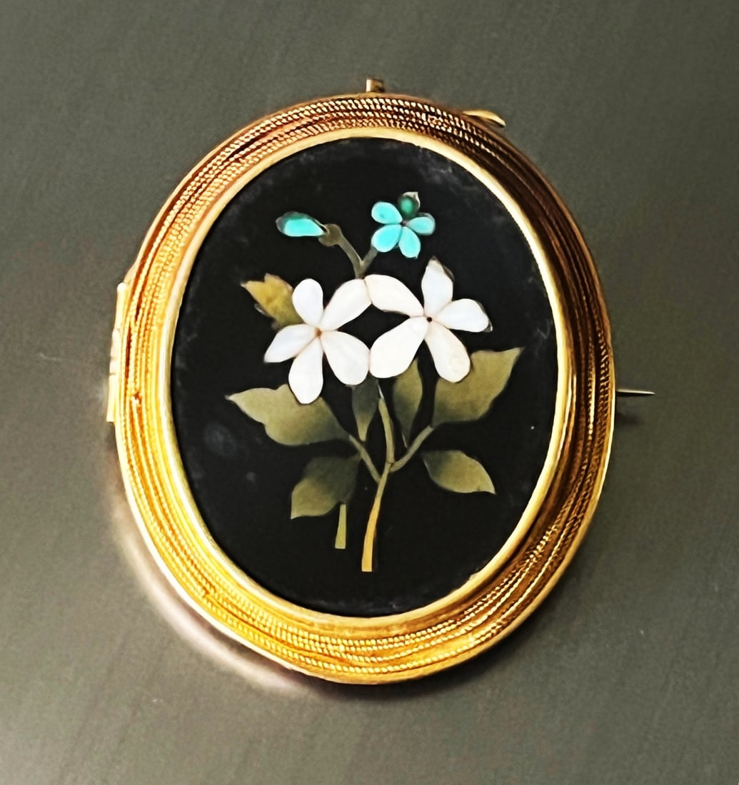 14k yellow gold Pietra Dura Mourning Brooch, Pendant, Locket with glass back, 15.92 grams: 14k yellow gold Pietra Dura Mourning Brooch, Pendant, Locket with hinged glass back for lock of hair or photograph, total weight 15.92 grams, measures approx. 11/16" high x 1 7/16" wide, condition as