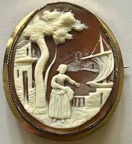 Large Antique Hand Carved Scenic Shell Cameo set in Gold Filled Brooch