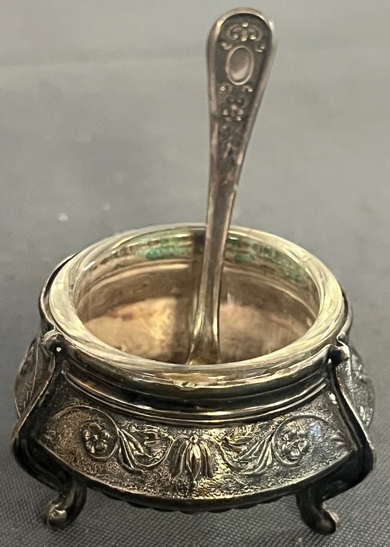 Vintage Russian Salt Cellar with Salt Spoon, Glass Liner, Stamped Markings: Vintage Russian Salt Cellar with Salt Spoon, Footed with embossed floral and swag designs, complete with matching spoon and removable Glass Liner, Stamped Markings, Soviet Manufacture, condition as se