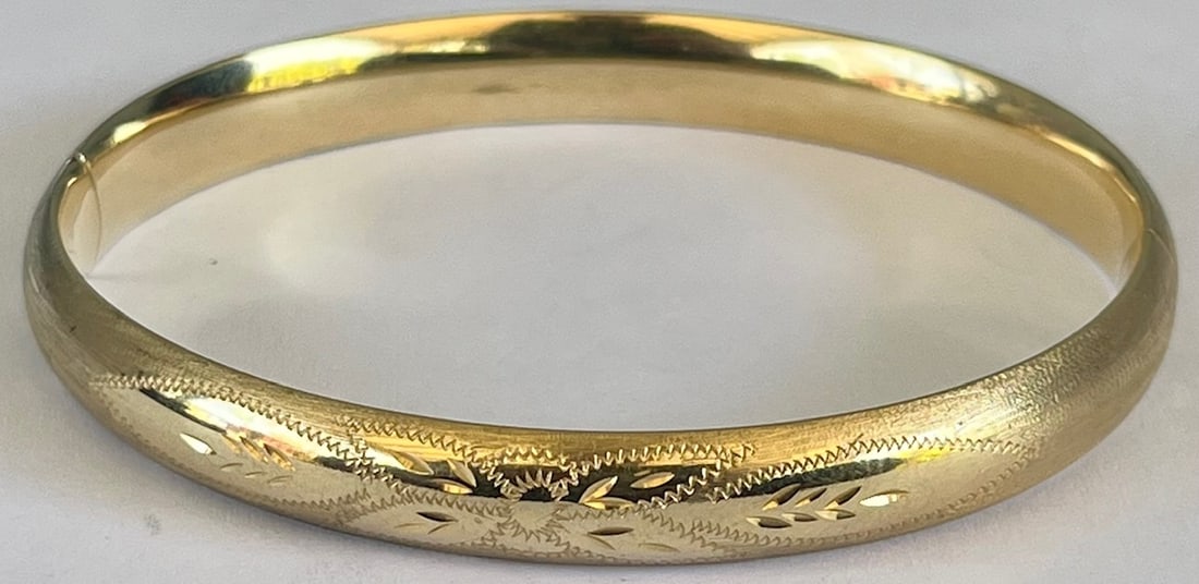 14k Brite Cut Yellow Gold Bangle Bracelet, Stamped 14k, 2 3/4" diameter, 13.05 grams: 14k Brite Cut Yellow Gold Bangle Bracelet, Stamped 14k and tested, 2 3/4" diameter, 13.05 grams