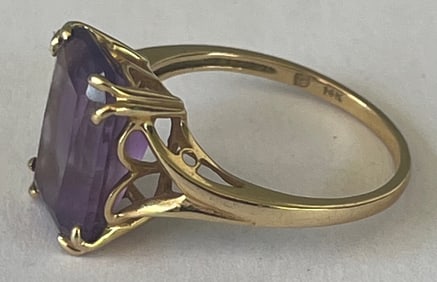 14K Yellow Gold & Amethyst Ring, Large Emerld Cut Amethyst, Size 8, 3.32 Grams
