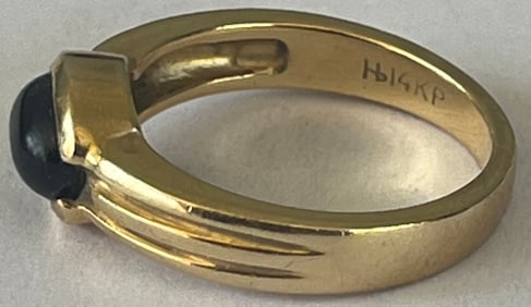 14K Yellow Gold & Black Onyx Ring, Size 8, 5.63 grams