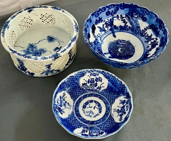 Group of 3 Asian Porcelain Blue and White Bowls, Chinese / Japanese