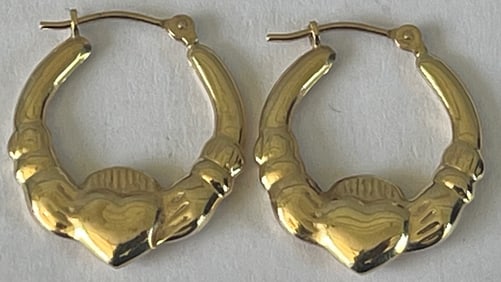 Pair 14K Yellow Gold Earrings with Hearts, Stamped 14K, 1.1 grams