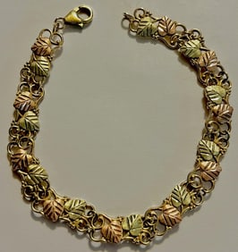 Vintage 10K Yellow Gold Bracelet with Heart Shaped Leaves, 8.96 grams