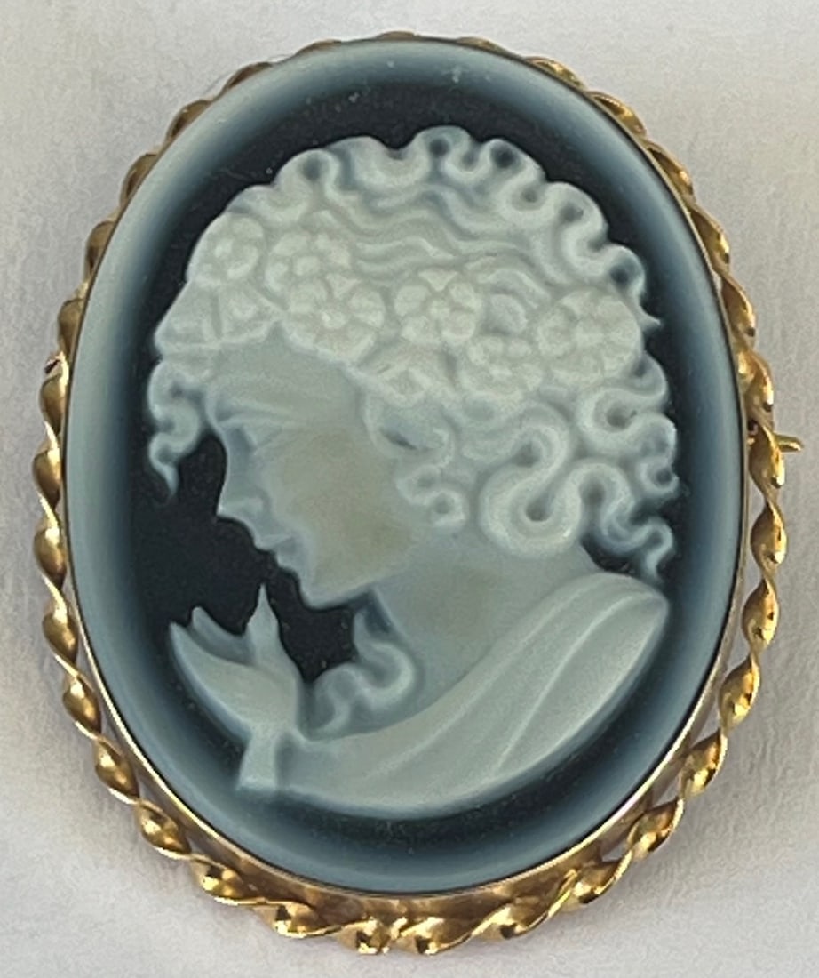 Vintage Von Dell 14K Yellow Gold Blue & White Agate Cameo brooch, Pendant: Vintage Von Dell 14K Yellow Gold Blue & White Agate Cameo brooch or Pendant, A finely crafted two-tone blue and white agate cameo featuring a classical profile of a woman with floral hair detail, set