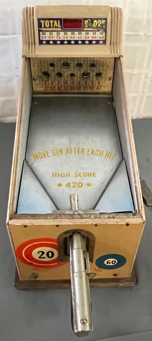 Vintage 1950's SKILL GUN ABT MFG CO. Countertop Arcade Shooting Game: Vintage 1950's SKILL GUN ABT MFG CO. Countertop Arcade Shooting Game, A 1950's - 1960's mechanical / electromechanical countertop shooting game titled "SKILL GUN", Manufactured by the ABT MANUFACTURIN